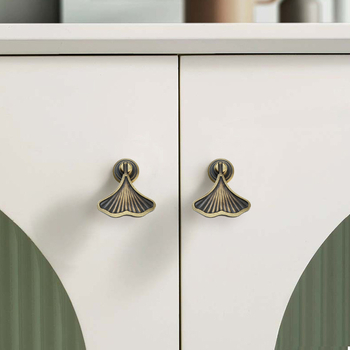 Úchytka na zásuvku/skriňu – mosadz, drôtovo ťahaný povrch, nový čínsky štýl, Model 1