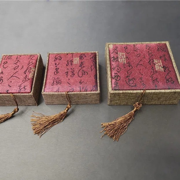 Gyűjtői kiadású ékszerdoboz asztali tároláshoz | Papíralapú kivitelezés, porálló, kreatív stílus