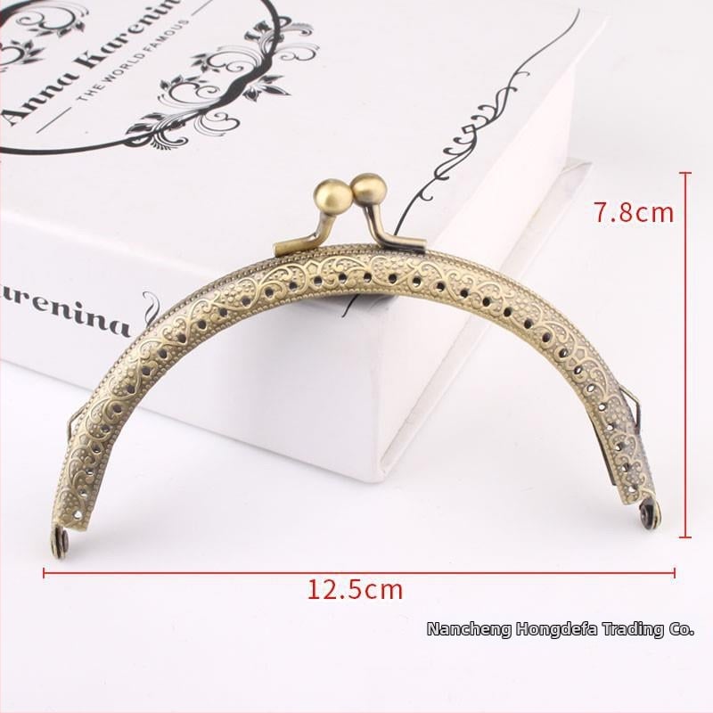 Metalinė pusmėnulio formos rankinės rėmas – DIY megztų rankinių priedai