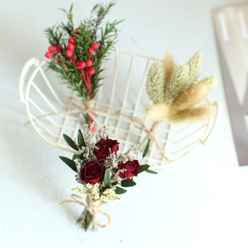 Мини букет от сушени цветя и вечни рози — Praise Village