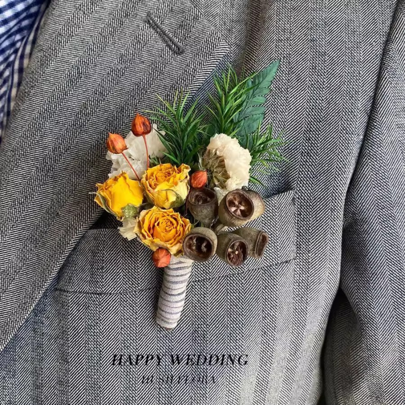 Сватбен корсаж с изсушени и вечни цветя – варианти Роза и Звездно небе, аксесоар за китка