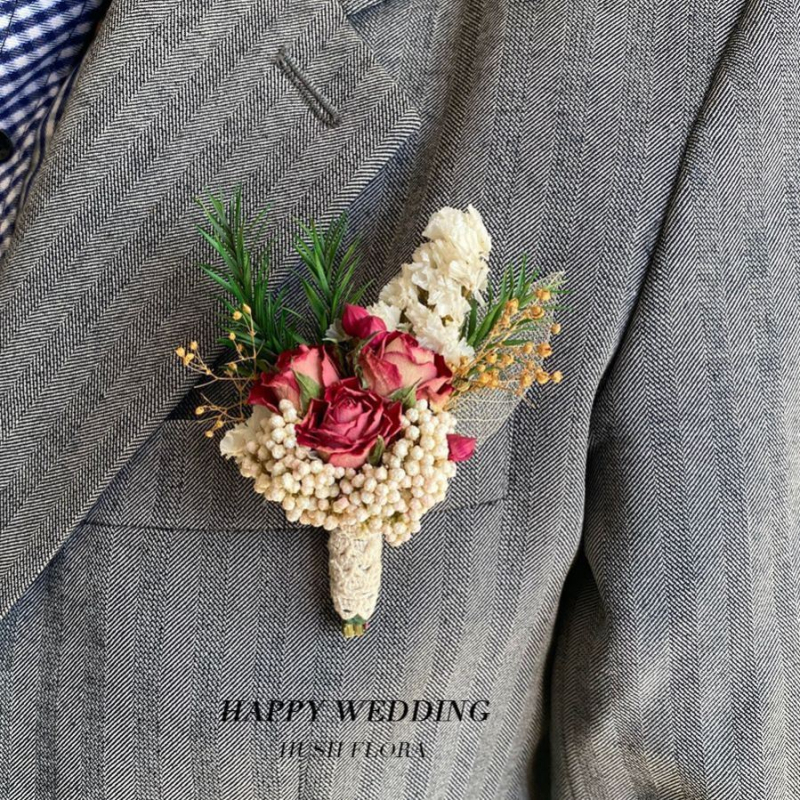 Сватбен корсаж с изсушени и вечни цветя – варианти Роза и Звездно небе, аксесоар за китка