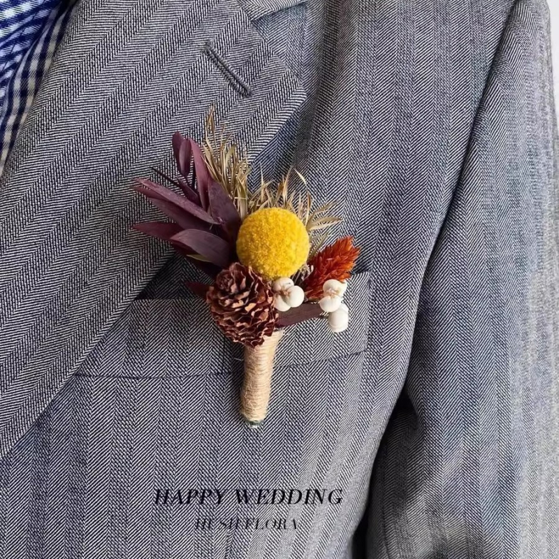 Сватбен корсаж с изсушени и вечни цветя – варианти Роза и Звездно небе, аксесоар за китка