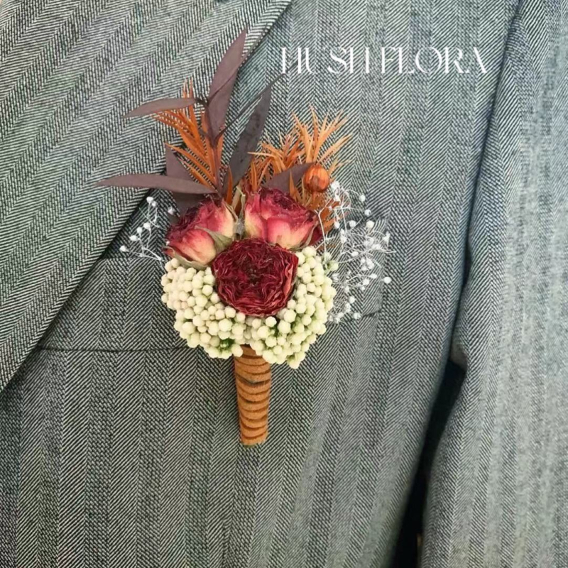 Сватбен корсаж с изсушени и вечни цветя – варианти Роза и Звездно небе, аксесоар за китка