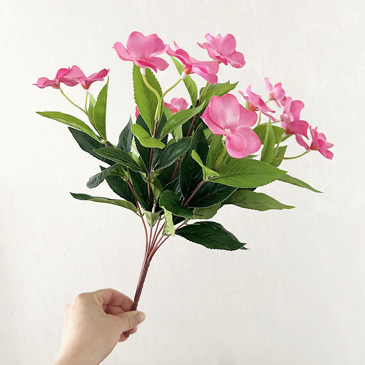 Umjetni cvijet od svile - buket sa 7 grančica rhododendrona i impatiensa, za kućnu i vanjsku dekoraciju. Brand yc; Materijal: Silk flower; Vrsta: Cactus
