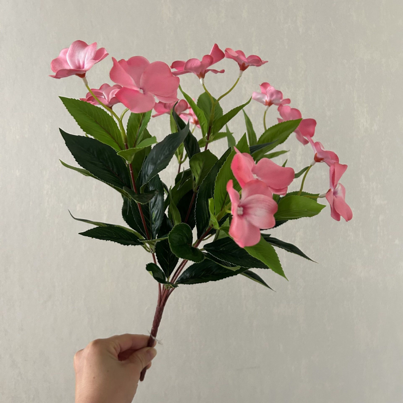 Umjetni cvijet od svile - buket sa 7 grančica rhododendrona i impatiensa, za kućnu i vanjsku dekoraciju. Brand yc; Materijal: Silk flower; Vrsta: Cactus