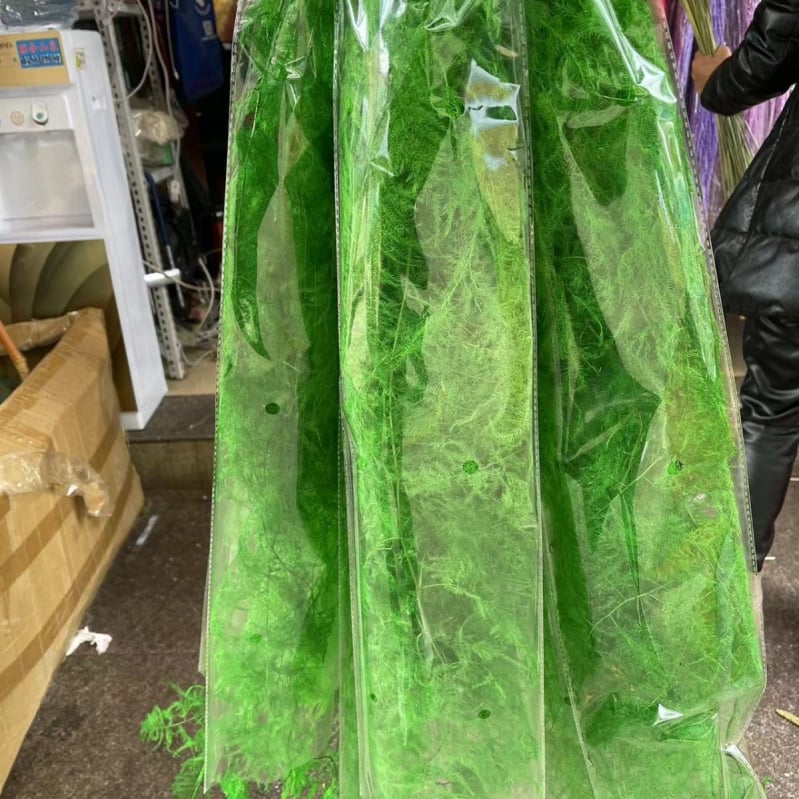 Aranjament decorativ din flori uscate într-o sticlă plutitoare – Material: Eternal Flower; Brand: Famous Craftsman; Varietate: Trandafir; Cadou gata de oferit