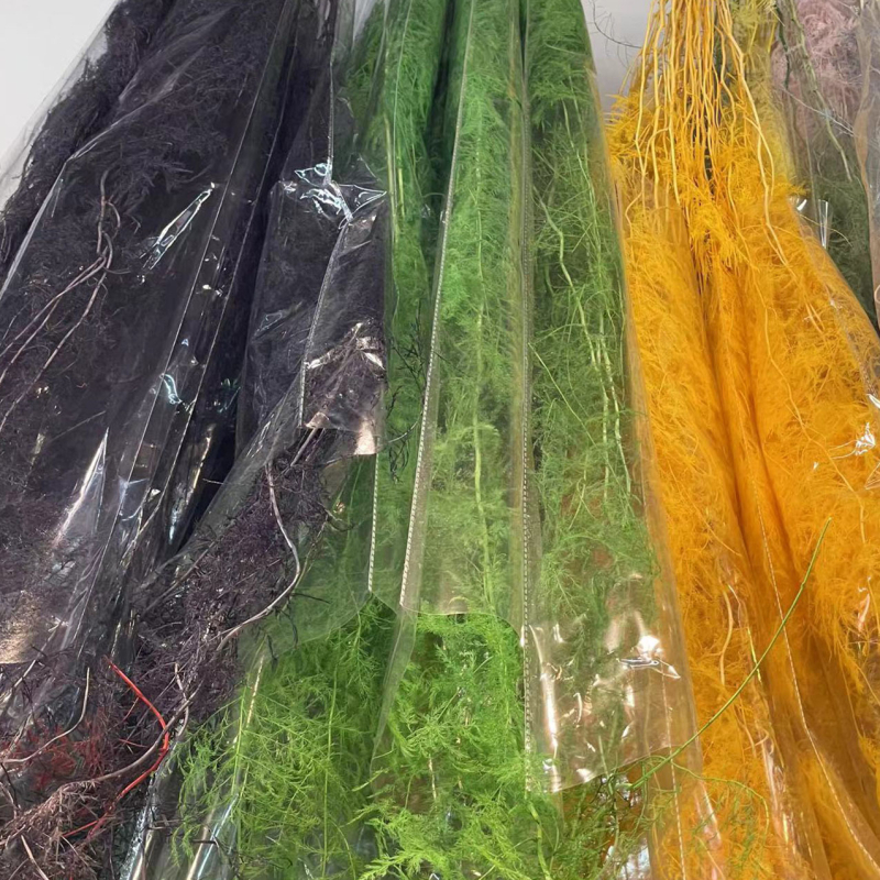 Aranjament decorativ din flori uscate într-o sticlă plutitoare – Material: Eternal Flower; Brand: Famous Craftsman; Varietate: Trandafir; Cadou gata de oferit