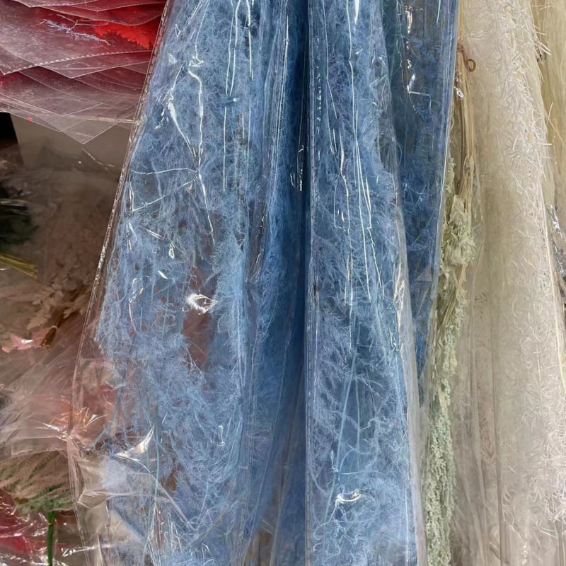 Aranjament decorativ din flori uscate într-o sticlă plutitoare – Material: Eternal Flower; Brand: Famous Craftsman; Varietate: Trandafir; Cadou gata de oferit