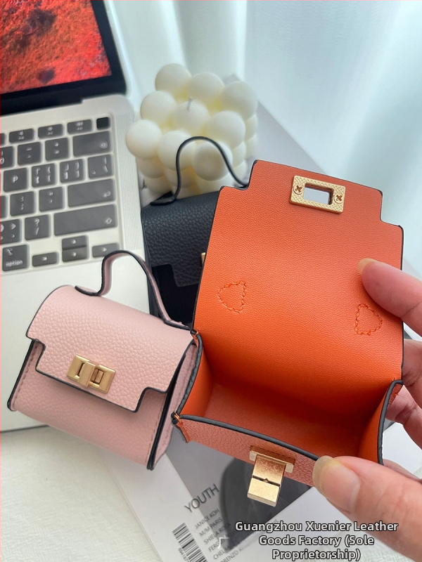 Nothing PU mini somiņa – ārkārtīgi viegla, pilsētas vienkāršais stils