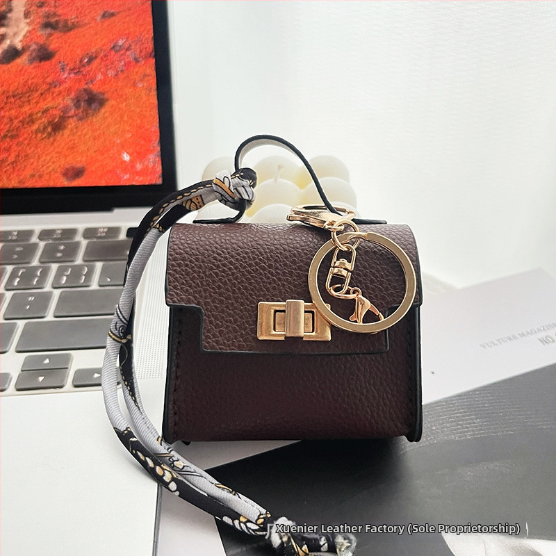 Nothing PU mini pakabinama rankinė – itin lengva, miesto paprastumas