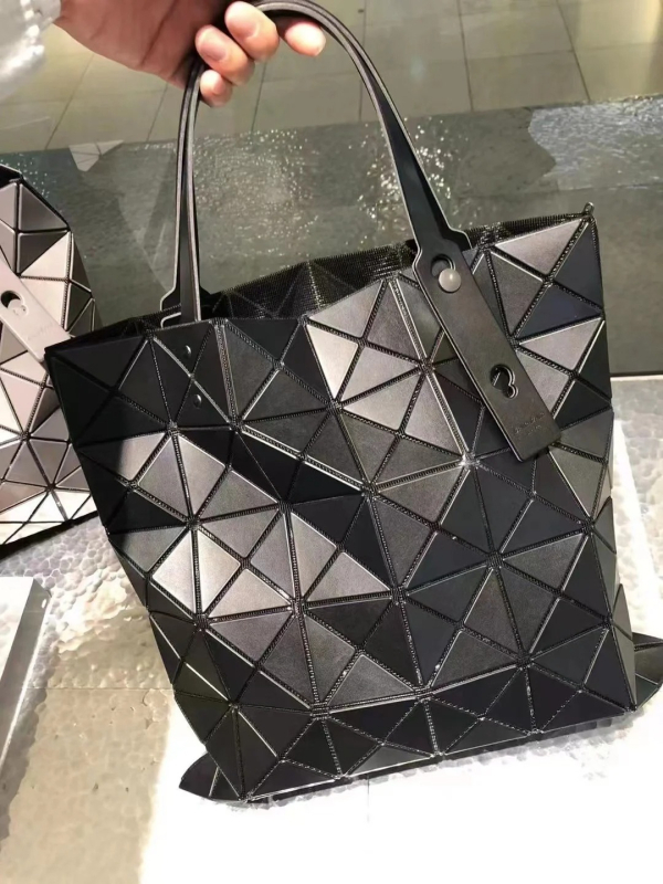 Taška Tote s geometrickým rhombovým quiltom, PVC, mestský jednoduchý štýl, horizontálny štvorcový tvar, vnútorné vrecká so zipsom, vrecko na telefón a ID, dvojité popruhy