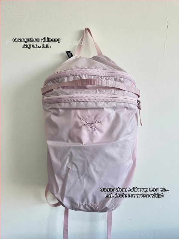 Unisex nylonový batoh na voľnočasové cestovanie, ergonómsky chrbtový panel, priečinok na 10-palcový notebook, kapacita <20 L