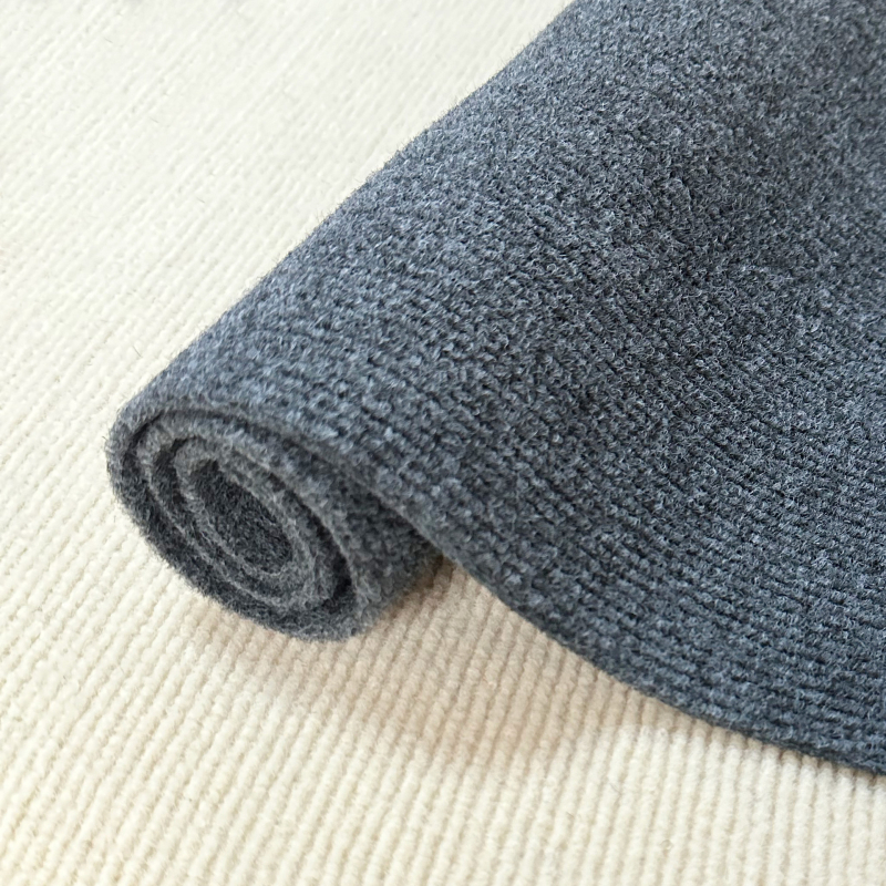 Svītrainīgs biezs kilims, pilns ruļlis, poliesters, austs, kvadrātveida forma, studijai, birojam un guļamistabai