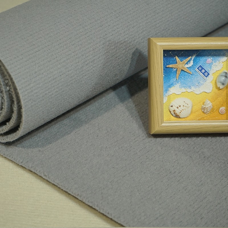 Svītrainīgs biezs kilims, pilns ruļlis, poliesters, austs, kvadrātveida forma, studijai, birojam un guļamistabai