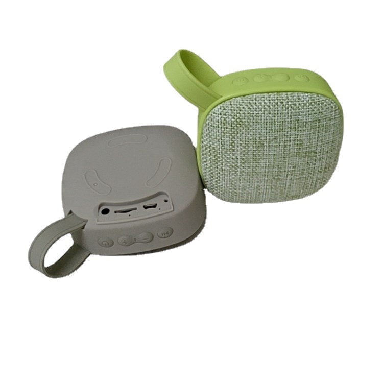 Prenosný Bluetooth reproduktor s MP3 prehrávačom a hands-free volaniami, výstup 3W, vstavaná batéria 400 mAh, frekvenčný rozsah 100 Hz–20 kHz, dosah 10 m