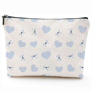 Козметична чанта с принт на панделка, водоустойчива и преносима, полиестерен външен материал и полиестерна подплата.