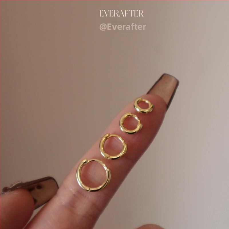 Jennie stiilis väga väike kõrvakrõngas, sile pind (Materjal: Muu; Stiil: Nišš; Aasta/Sezon: Muu)