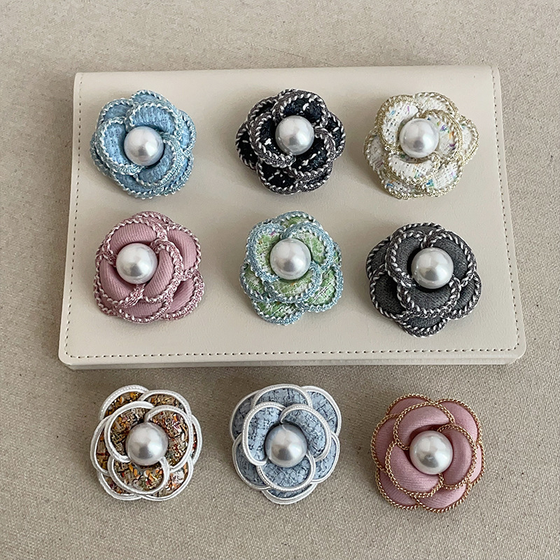 Ronerai Camellia Pearl Bross — Metalni geometrijski oblik, Elektroplatiranje, INS stil, Ženski ukras