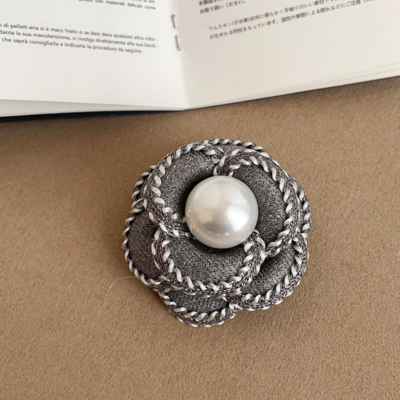 Ronerai Camellia Pearl Bross — Metalni geometrijski oblik, Elektroplatiranje, INS stil, Ženski ukras