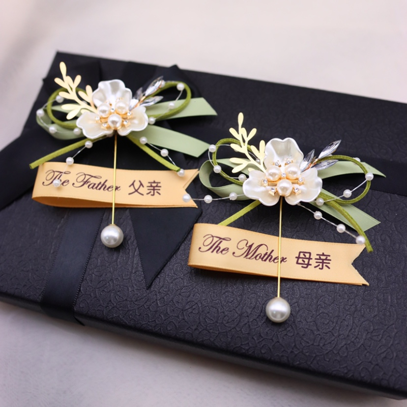 Esküvői gomblyuk- és csuklós virág, kézzel készített szalagból, japán stílus, 1 darab