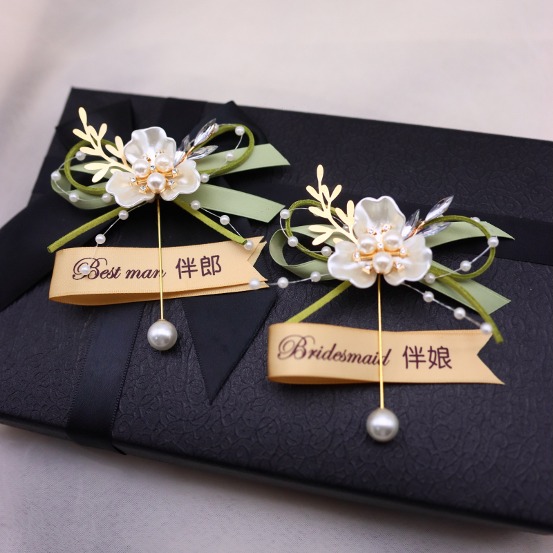 Esküvői gomblyuk- és csuklós virág, kézzel készített szalagból, japán stílus, 1 darab