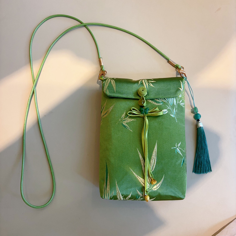 Crossbody telefontáska, hímzett selyemből, irodalmi-nemzeti stílussal, kis négyzetes, őszi 2024