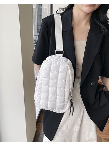 Crossbody sportska torba od najlona s quiltanim rombo uzorkom, zatvarač, poliesterska podstava, unutarnji džep za mobitel, unutarnji džep tip patch