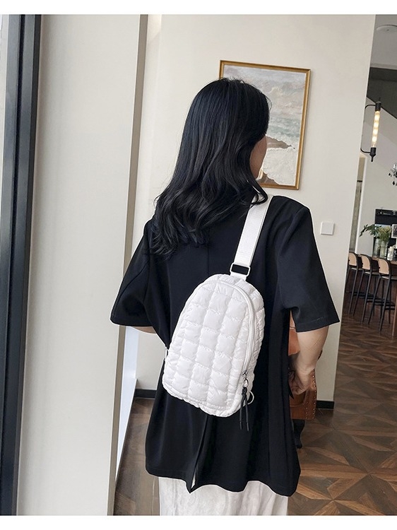 Crossbody sportska torba od najlona s quiltanim rombo uzorkom, zatvarač, poliesterska podstava, unutarnji džep za mobitel, unutarnji džep tip patch