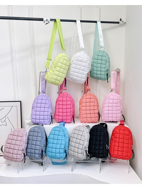 Crossbody sportska torba od najlona s quiltanim rombo uzorkom, zatvarač, poliesterska podstava, unutarnji džep za mobitel, unutarnji džep tip patch