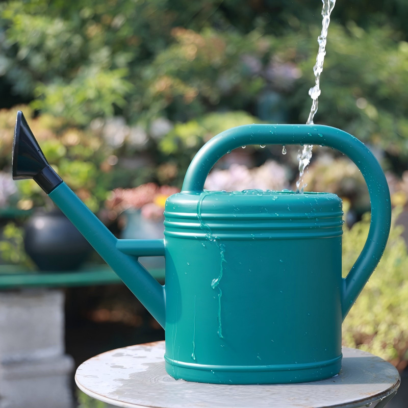 PE műanyag öntöző kanna – típus: kanna/öntözéses zuhany, otthoni kertészkedéshez és közterületi zöldterületekhez