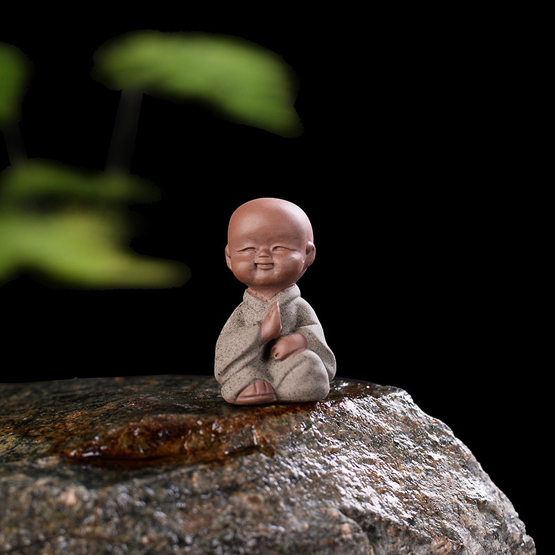 Keramičke figure za bonsai – mini pejzaž, četiri mala monaha, ručno izrađeno, purpurna glina, kineski stil