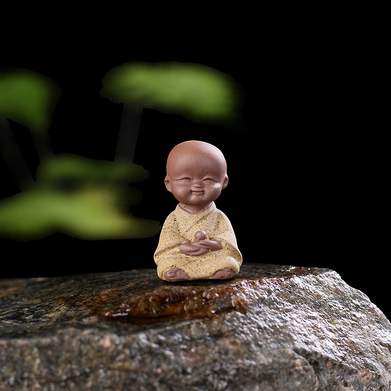 Keramičke figure za bonsai – mini pejzaž, četiri mala monaha, ručno izrađeno, purpurna glina, kineski stil