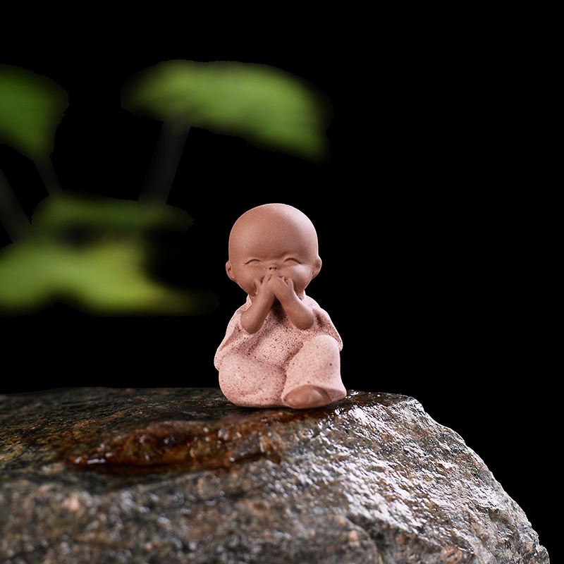 Keramičke figure za bonsai – mini pejzaž, četiri mala monaha, ručno izrađeno, purpurna glina, kineski stil