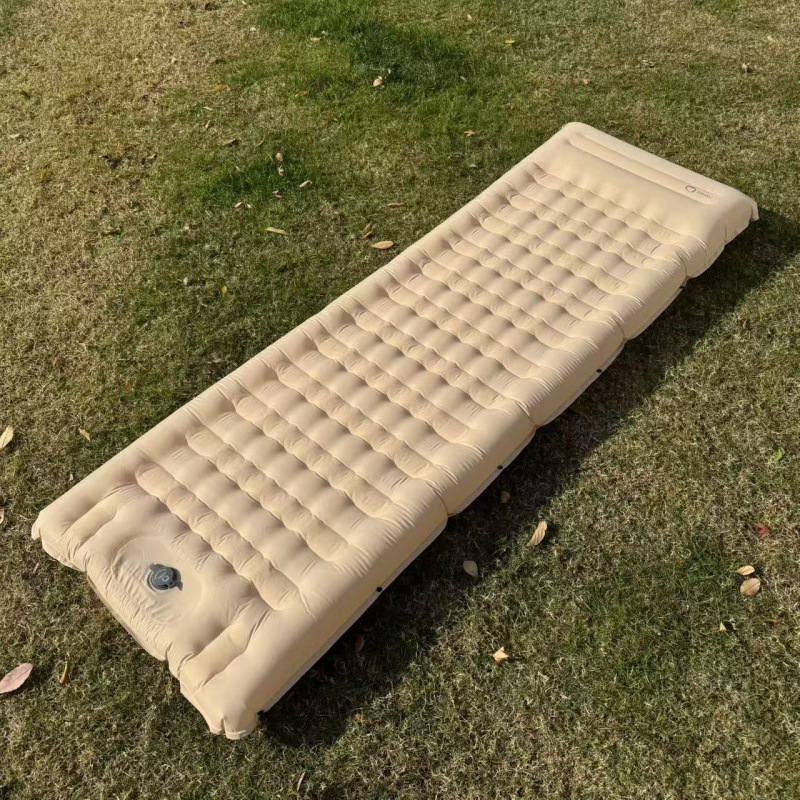 Lauko nešiojamas pripučiamas čiužinys - paviršius iš kompozicinės medžiagos; nešiojamas; su pėdos pompa (Paviršius: kompozicinė medžiaga; Kategorija: pripučiamas čiužinys)