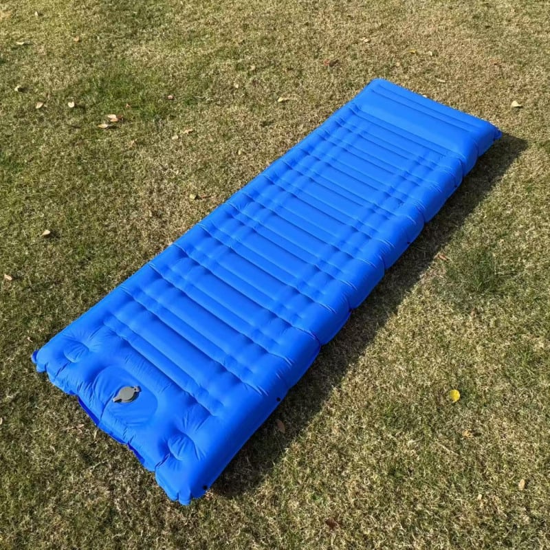 Lauko nešiojamas pripučiamas čiužinys - paviršius iš kompozicinės medžiagos; nešiojamas; su pėdos pompa (Paviršius: kompozicinė medžiaga; Kategorija: pripučiamas čiužinys)