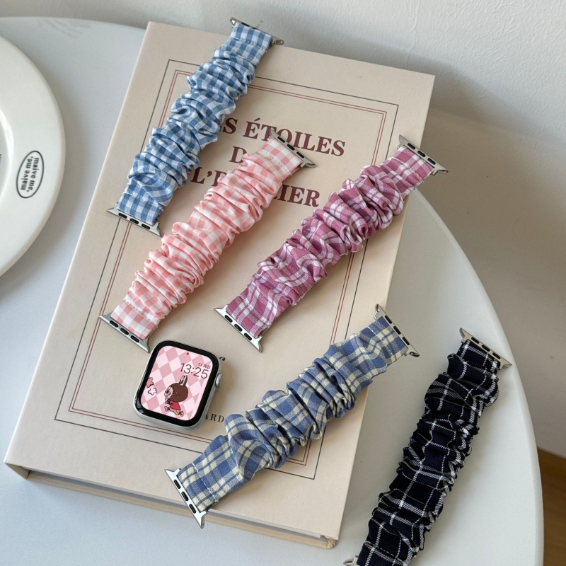 Apple Watch plüss karkötő kockás mintával – divatos stílus, testreszabható interfész méretek, egy körös csat (nincs rajta zár), kompatibilis az Apple Watch-szal