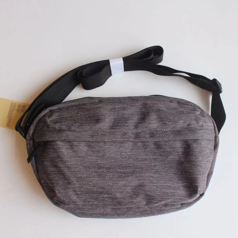 Crossbody torba - gradski stil, Oxford tkanina, horizontalni kvadratni oblik, zatvaranje zipom, džep za mobitel i džep za osobnu iskaznicu