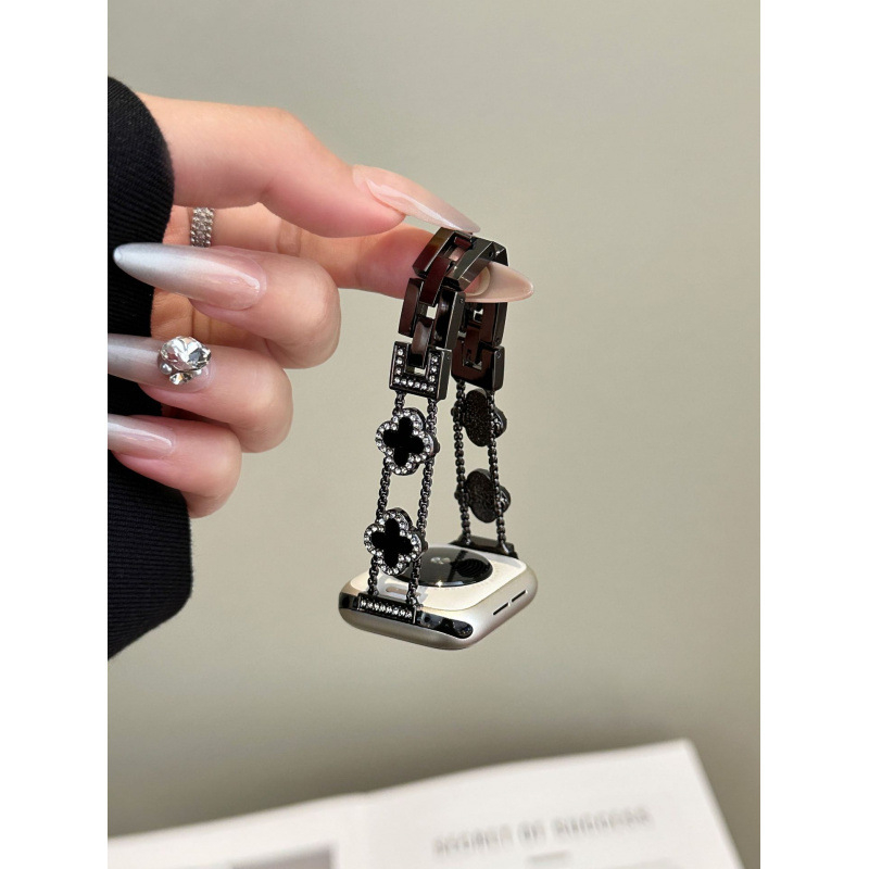 Μεταλλικό λουράκι ρολογιού με σχέδιο τετράφυλλου κλήρου, συμβατό με Apple Watch Series 6–10 και SE, προέλευση Xinji, κυκλοφόρησε φθινόπωρο 2024