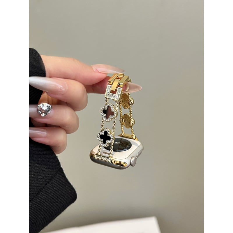 Μεταλλικό λουράκι ρολογιού με σχέδιο τετράφυλλου κλήρου, συμβατό με Apple Watch Series 6–10 και SE, προέλευση Xinji, κυκλοφόρησε φθινόπωρο 2024