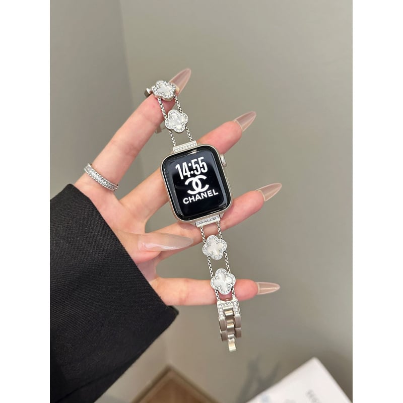 Μεταλλικό λουράκι ρολογιού με σχέδιο τετράφυλλου κλήρου, συμβατό με Apple Watch Series 6–10 και SE, προέλευση Xinji, κυκλοφόρησε φθινόπωρο 2024