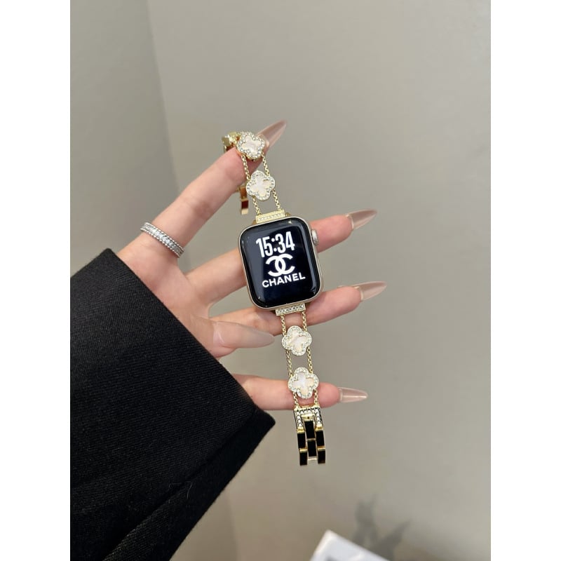 Μεταλλικό λουράκι ρολογιού με σχέδιο τετράφυλλου κλήρου, συμβατό με Apple Watch Series 6–10 και SE, προέλευση Xinji, κυκλοφόρησε φθινόπωρο 2024