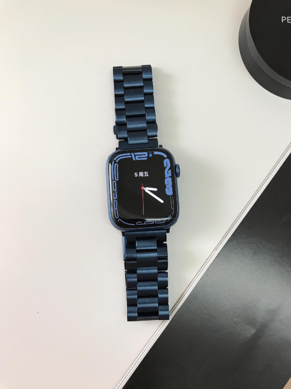 Apple Watch fém szíj speciális testreszabott interfésszel, kompatibilis az Apple Watch-szal