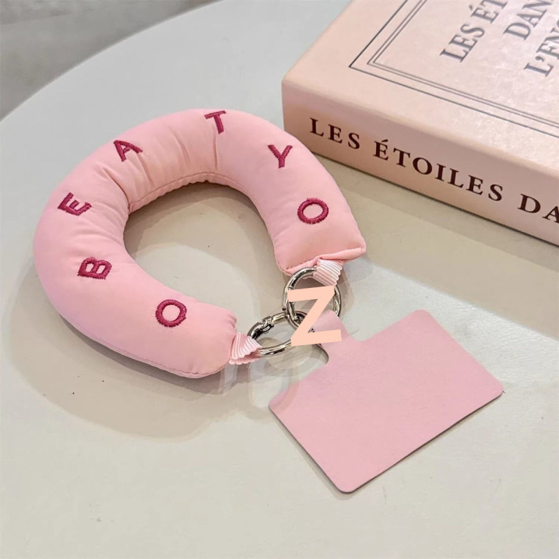 Telefon csuklópánt hímzett betűkkel, kockás mintázat, műanyag anyag, testreszabható, női kiegészítő