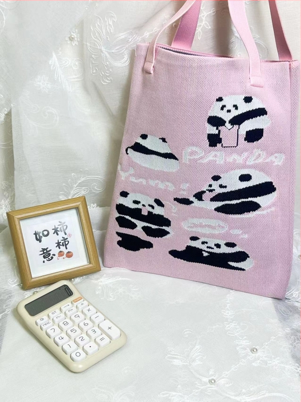 Taška Tote s vertikálnym štvorcovým tvarom, polyesterový materiál, otvorenie šnúrkou, polyesterová podšívka, vonkajšia otvorená kapsa