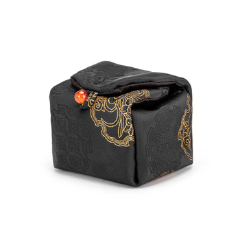 Peggy Hall Teaceremónia kiegészítők tároló táska teáskészlethez, teáskannával és teáscsészékkel, Nishijin-brokát utazótáska nyomtatott logóval