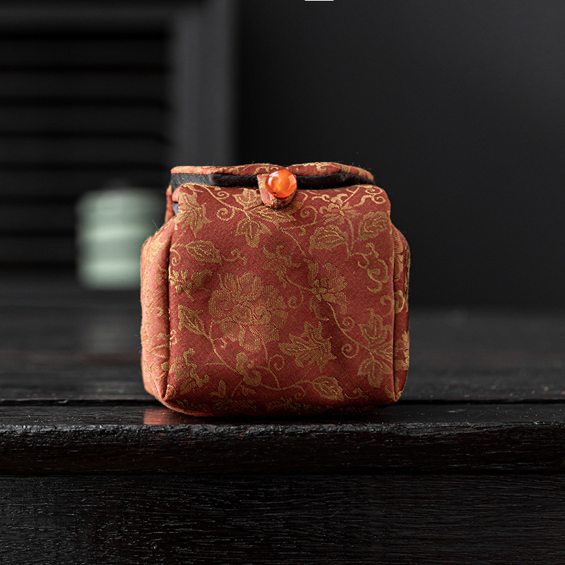 Peggy Hall Teaceremónia kiegészítők tároló táska teáskészlethez, teáskannával és teáscsészékkel, Nishijin-brokát utazótáska nyomtatott logóval