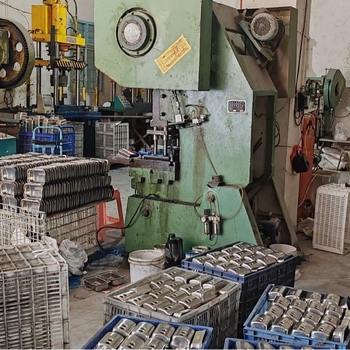 304 inox zidni dozator za sapun s ručnim pritiskom, set boca za sapun, gel za tuširanje, šampon i sredstvo za dezinfekciju ruke
