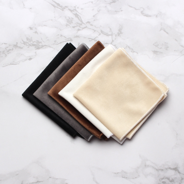 Batistă de buzunar pentru costum: model monocrom, țesătură jacquard, căptușeală velur, material poliester