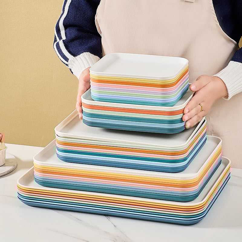 Téglalap alakú műanyag tányér, nordikus ihletésű, mikrohullámú sütőben használható, egyszerű modern stílus, testreszabás elérhető